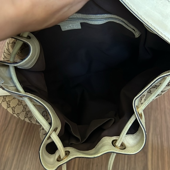 A301- 💯% authentic Gucci shoulder bag - Picture 15 of 16